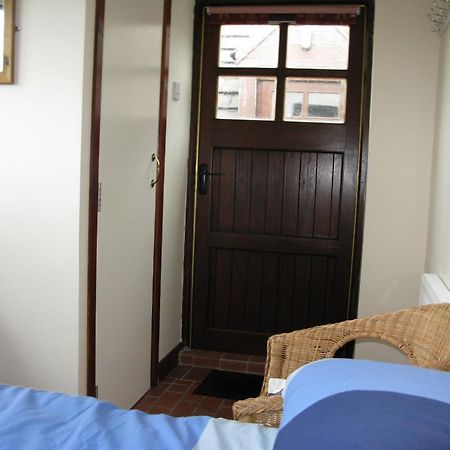 Aille River Tourist Hostel And Camping 杜林 客房 照片