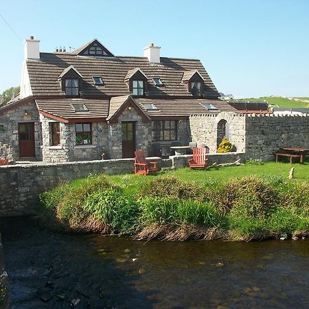 Aille River Tourist Hostel And Camping 杜林 外观 照片
