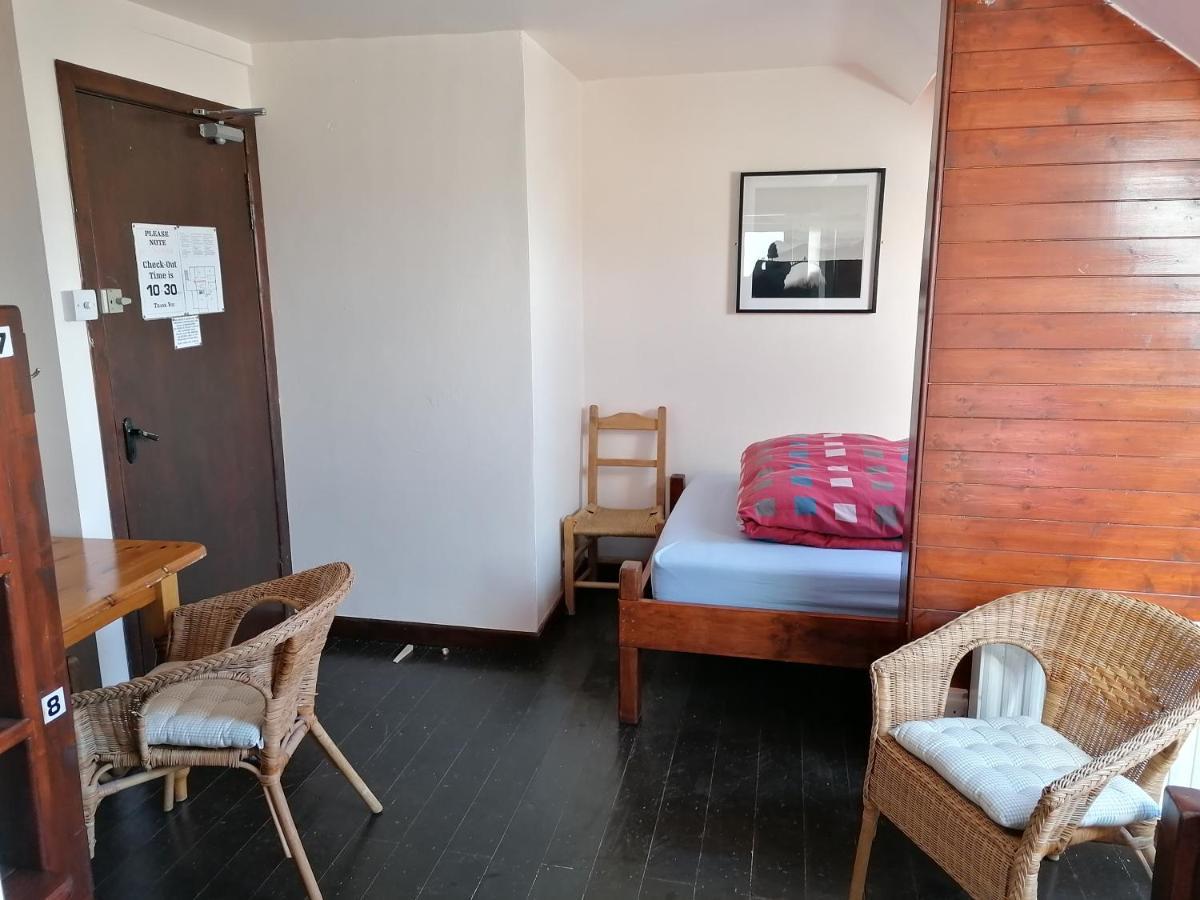 Aille River Tourist Hostel And Camping 杜林 外观 照片