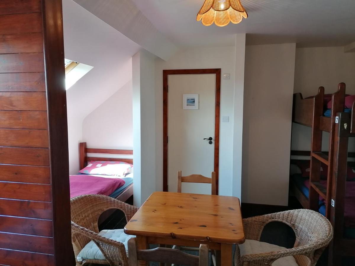 Aille River Tourist Hostel And Camping 杜林 外观 照片
