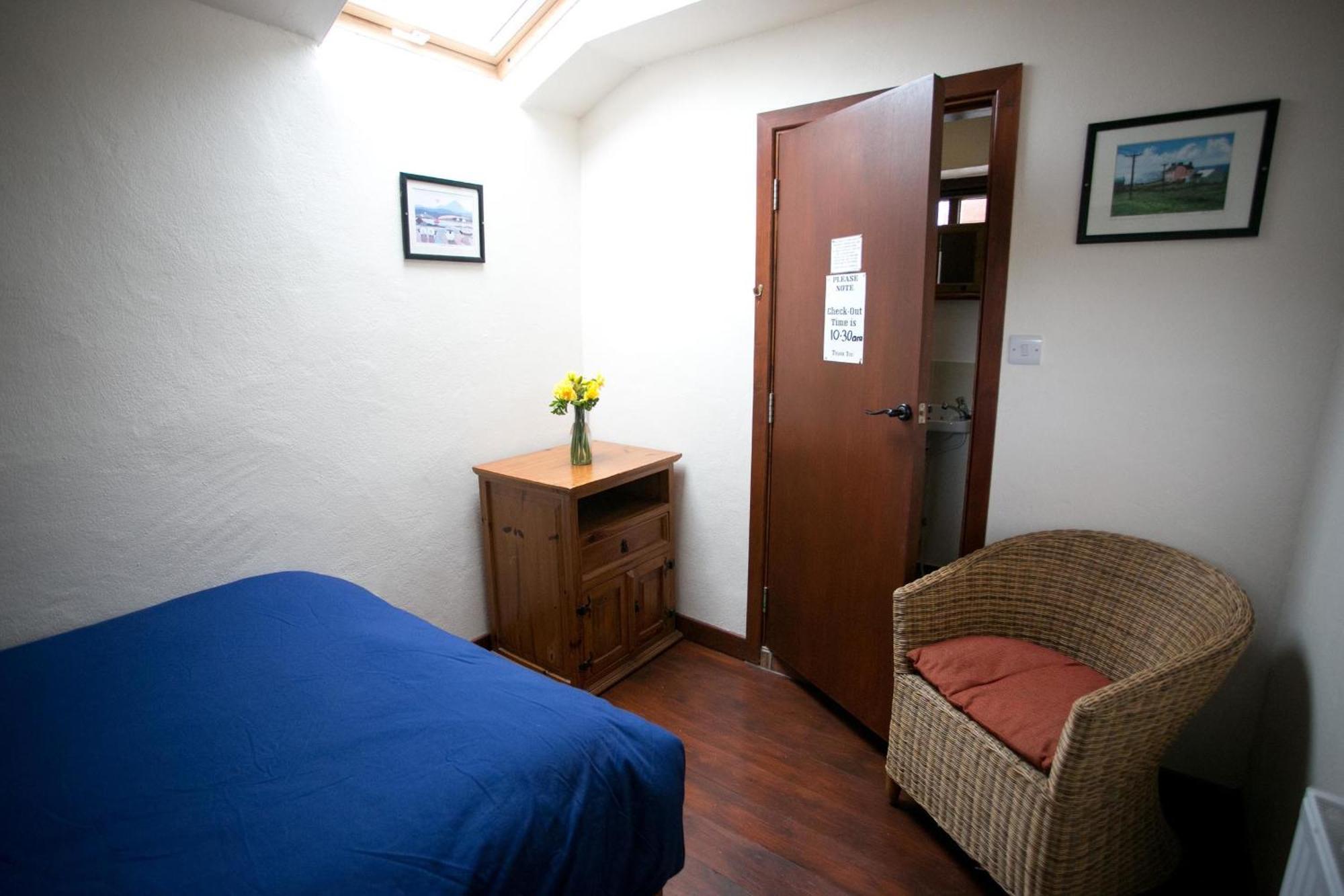 Aille River Tourist Hostel And Camping 杜林 客房 照片