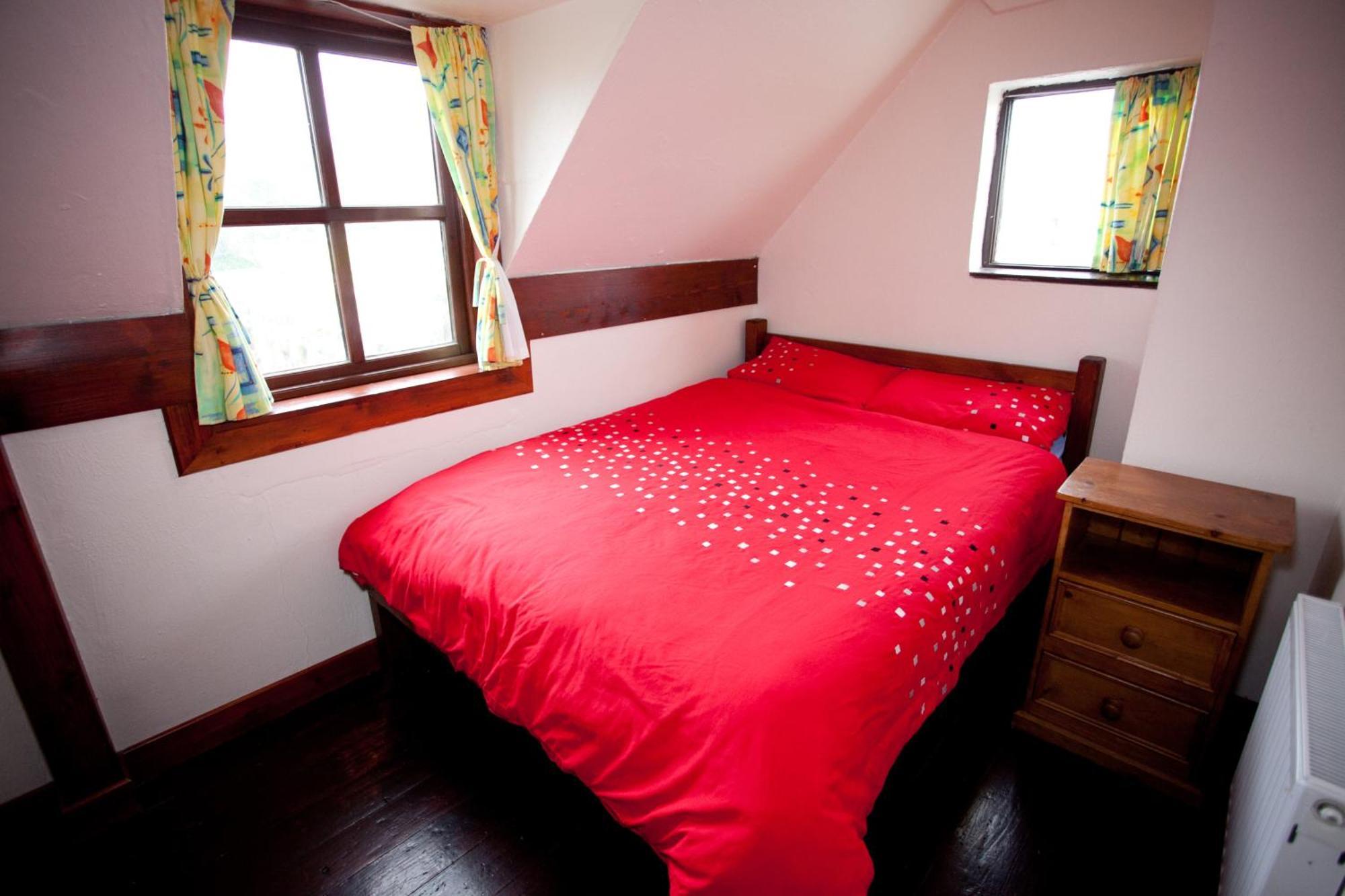 Aille River Tourist Hostel And Camping 杜林 客房 照片