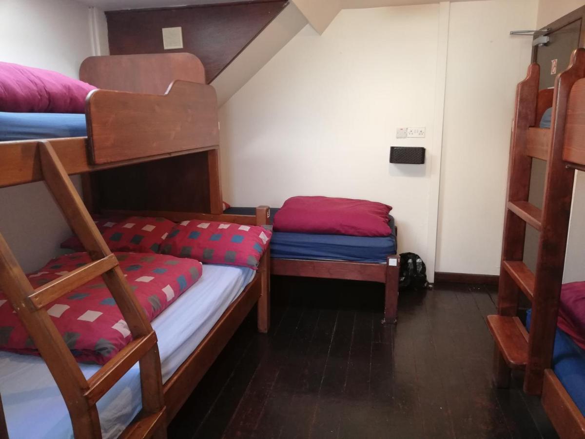 Aille River Tourist Hostel And Camping 杜林 外观 照片