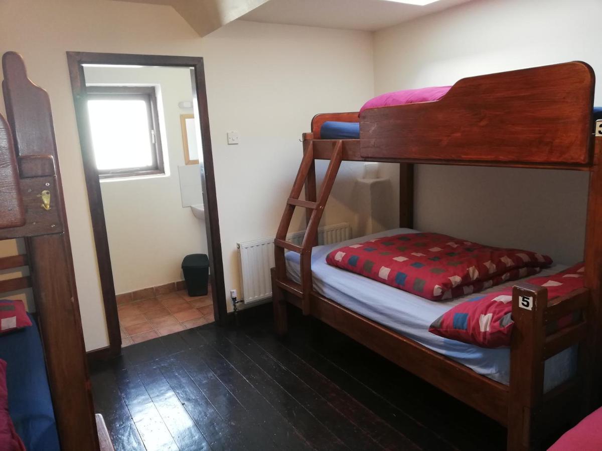 Aille River Tourist Hostel And Camping 杜林 外观 照片