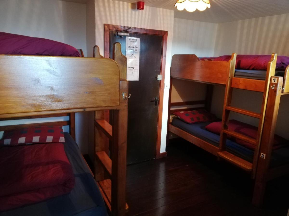 Aille River Tourist Hostel And Camping 杜林 外观 照片